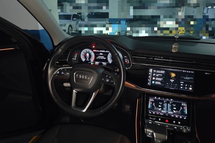 Used Audi Q7 2021 55 TFSI quattro S line Sport model Steering Wheel