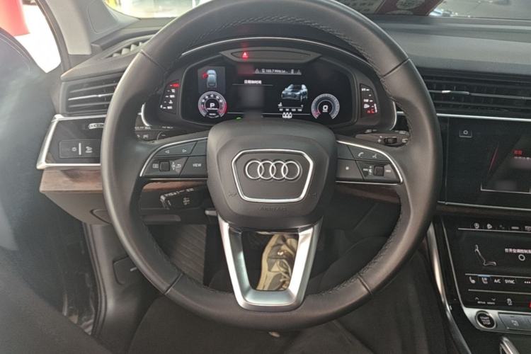 Used Audi Q7 2021 55 TFSI quattro S line Sport model Steering Wheel