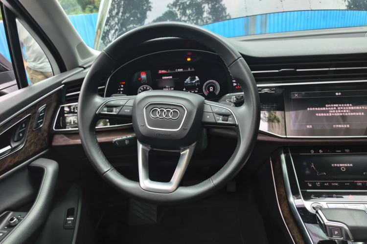 Used Audi Q7 2021 55 TFSI quattro S line Sport model Steering Wheel