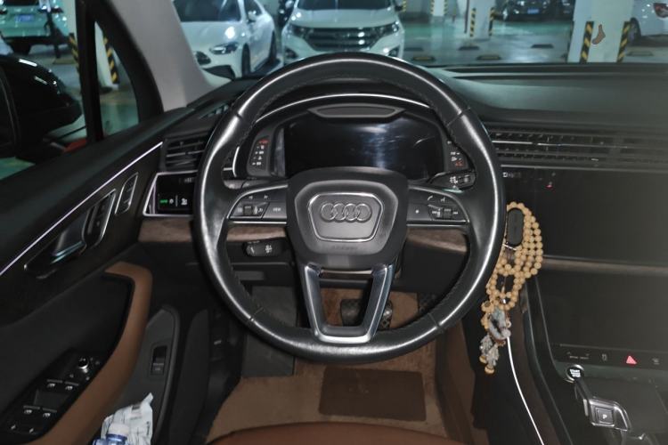 Used Audi Q7 2021 55 TFSI quattro S line Sport model Steering Wheel