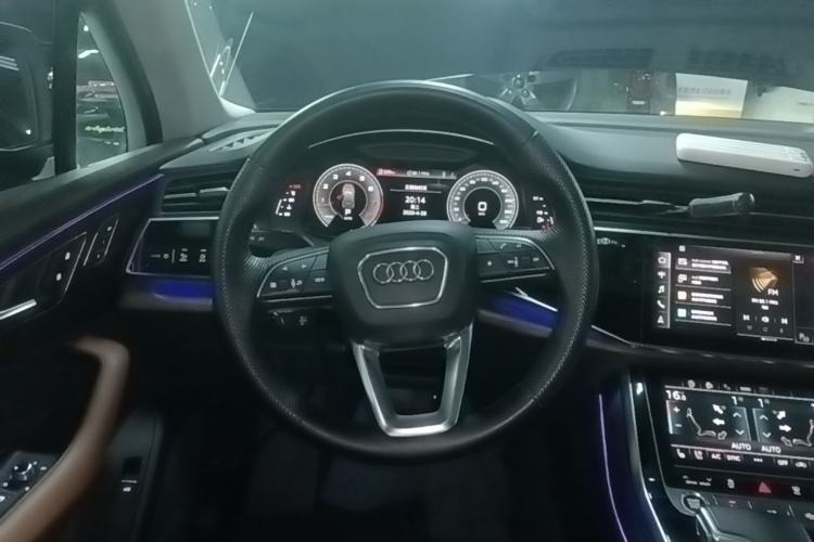 Used Audi Q7 2021 55 TFSI quattro S line Sport model Steering Wheel