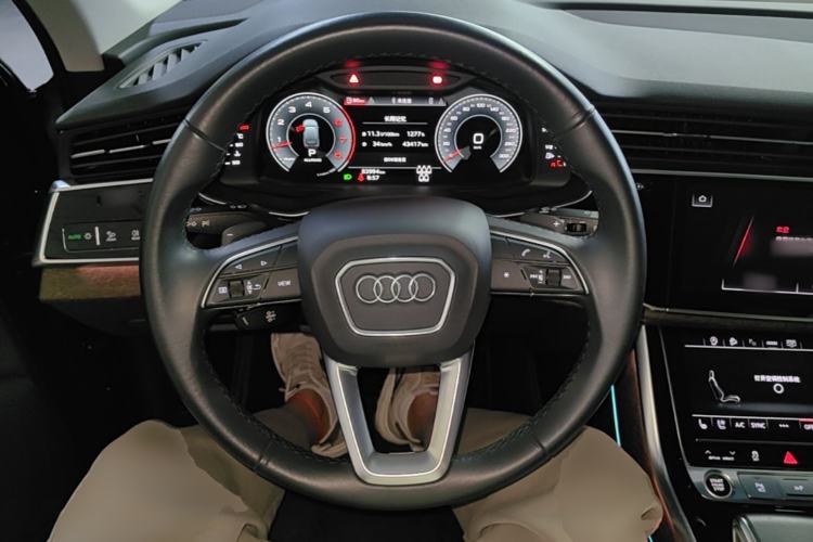 Used Audi Q7 2021 55 TFSI quattro S line Sport model Steering Wheel