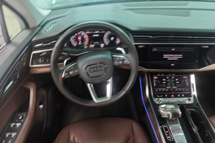 Used Audi Q7 2021 55 TFSI quattro S line Sport model Steering Wheel