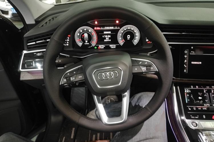 Used Audi Q7 2021 55 TFSI quattro S line Sport model Steering Wheel