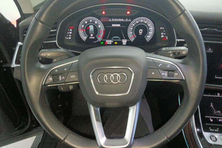 Used Audi Q7 2021 45 TFSI quattro S line Sport model Steering Wheel