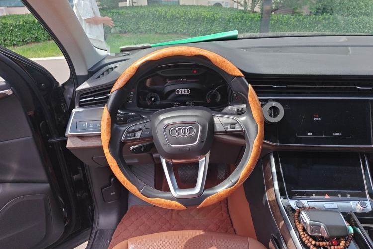Used Audi Q7 2021 55 TFSI quattro S line Sport model Steering Wheel