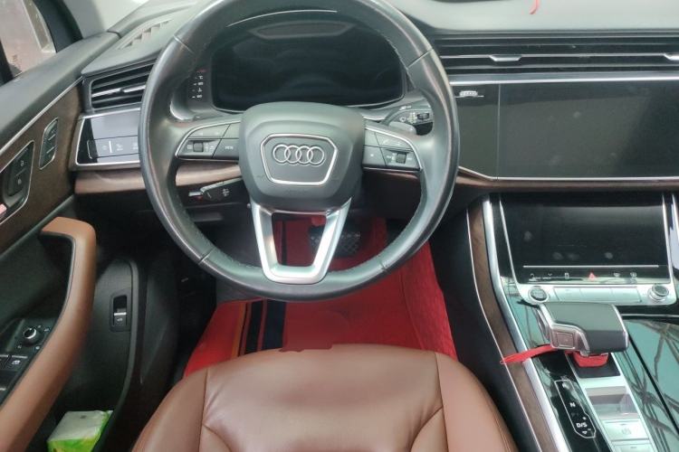 Used Audi Q7 2021 45 TFSI quattro S line Sport model Steering Wheel
