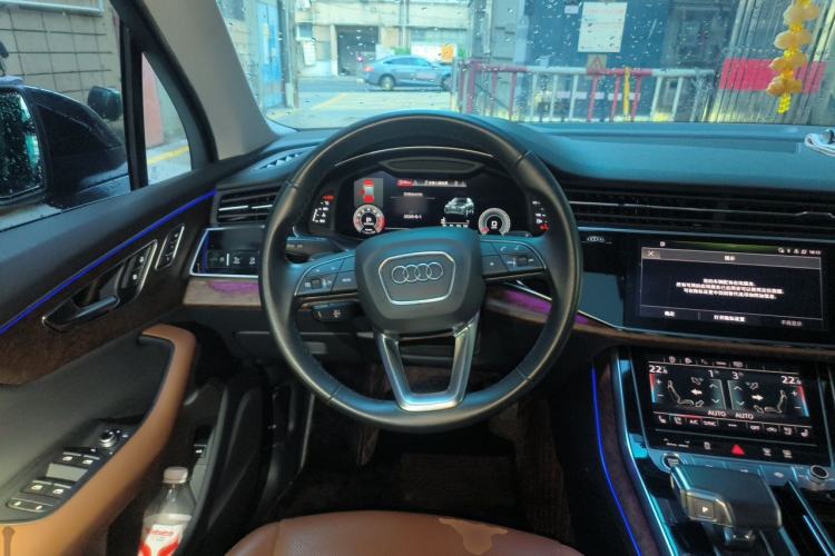 Used Audi Q7 2021 55 TFSI quattro S line Sport model Steering Wheel