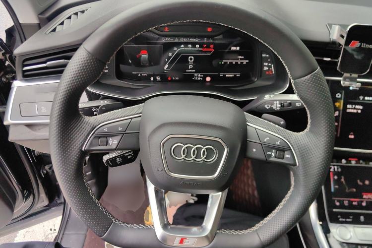 Used Audi Q7 2021 55 TFSI quattro S line Sport model Steering Wheel
