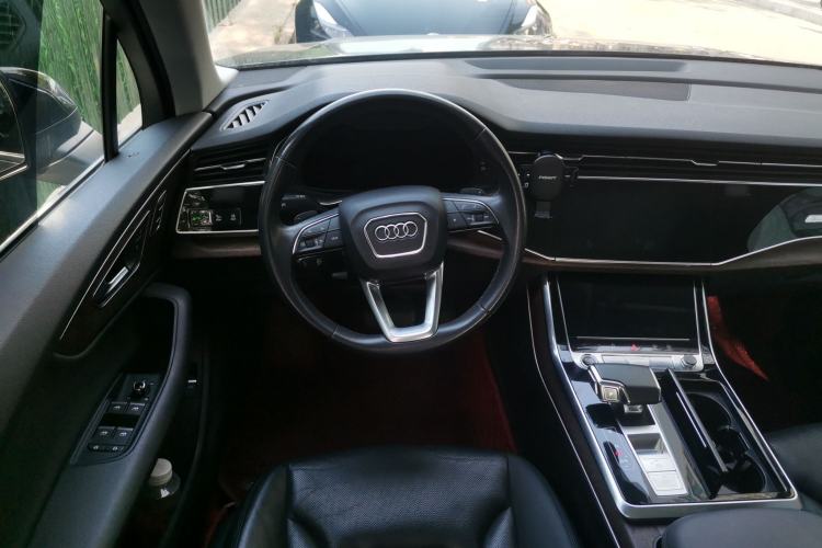 Used Audi Q7 2021 55 TFSI quattro S line Sport model Steering Wheel