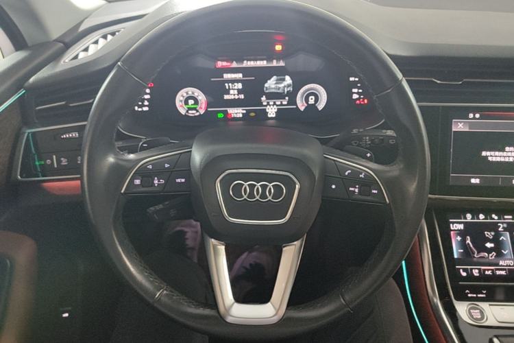 Used Audi Q7 2021 55 TFSI quattro S line Sport model Steering Wheel