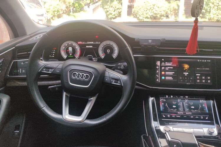 Used Audi Q7 2021 55 TFSI quattro S line Sport model Steering Wheel