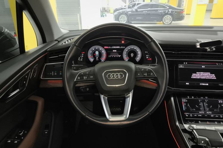 Used Audi Q7 2021 55 TFSI quattro S line Sport model Steering Wheel