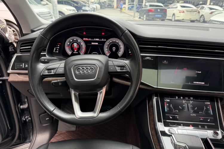 Used Audi Q7 2021 45 TFSI quattro S line Sport model Steering Wheel