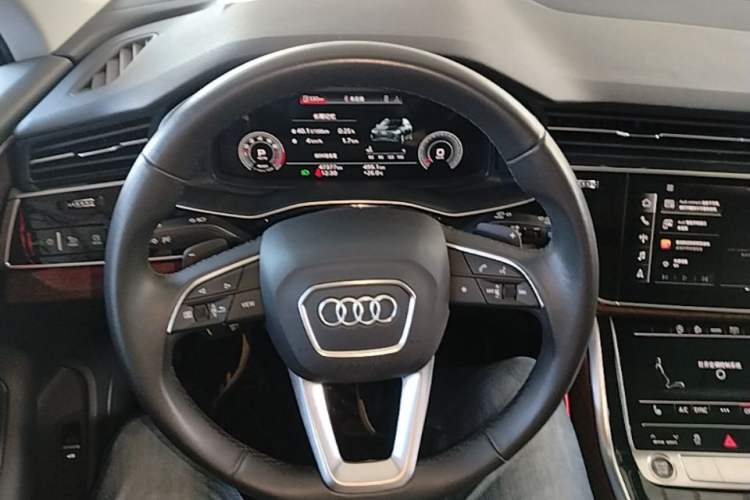 Used Audi Q7 2021 45 TFSI quattro S line Sport model Steering Wheel