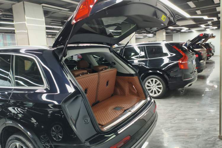 Used Audi Q7 2021 55 TFSI quattro S line Sport model Trunk