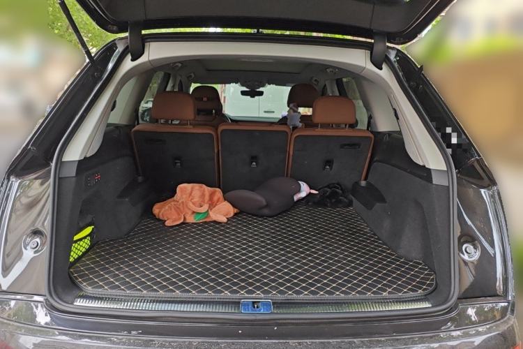 Used Audi Q7 2021 55 TFSI quattro S line Sport model Trunk
