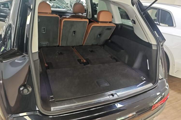 Used Audi Q7 2021 55 TFSI quattro S line Sport model Trunk