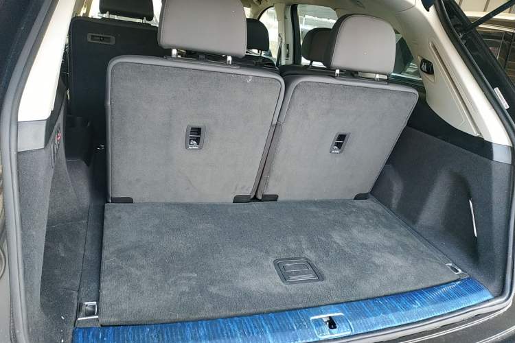 Used Audi Q7 2021 55 TFSI quattro S line Sport model Trunk