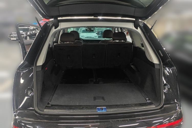 Used Audi Q7 2021 55 TFSI quattro S line Sport model Trunk