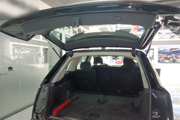 Used Audi Q7 2021 45 TFSI quattro S line Sport model Trunk