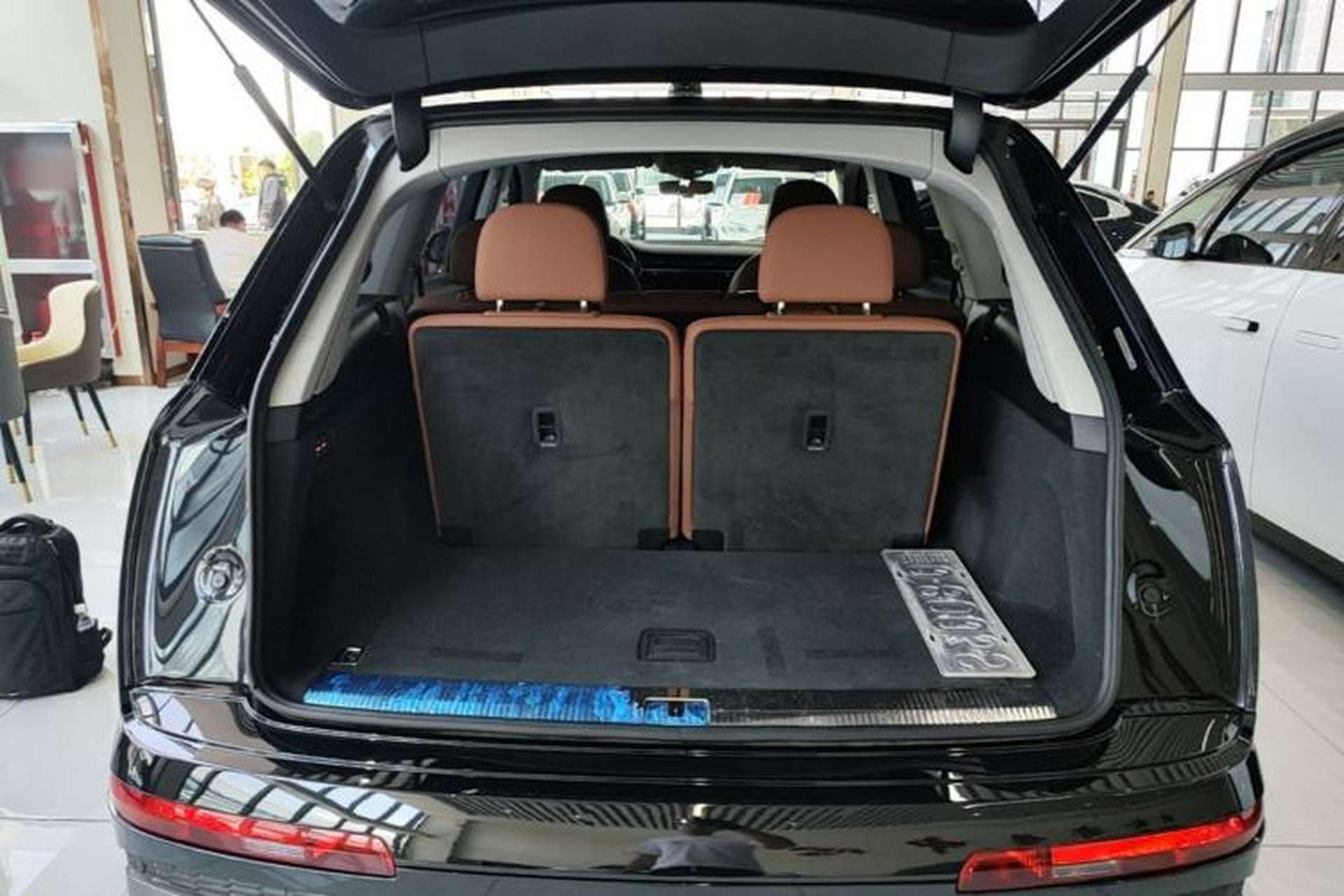 Used Audi Q7 2021 45 TFSI quattro S line Sport model Trunk