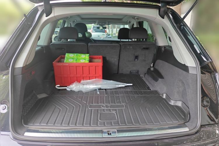 Used Audi Q7 2021 55 TFSI quattro S line Sport model Trunk