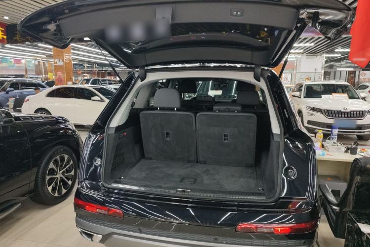 Used Audi Q7 2021 55 TFSI quattro S line Sport model Trunk