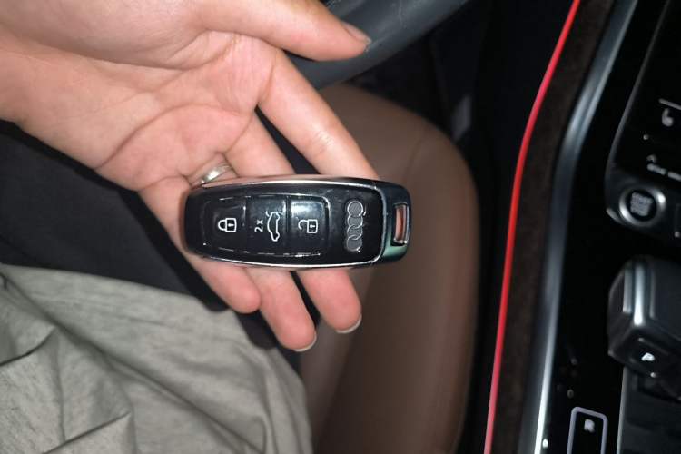 Used Audi Q7 2021 55 TFSI quattro S line Sport model Vehicle Key