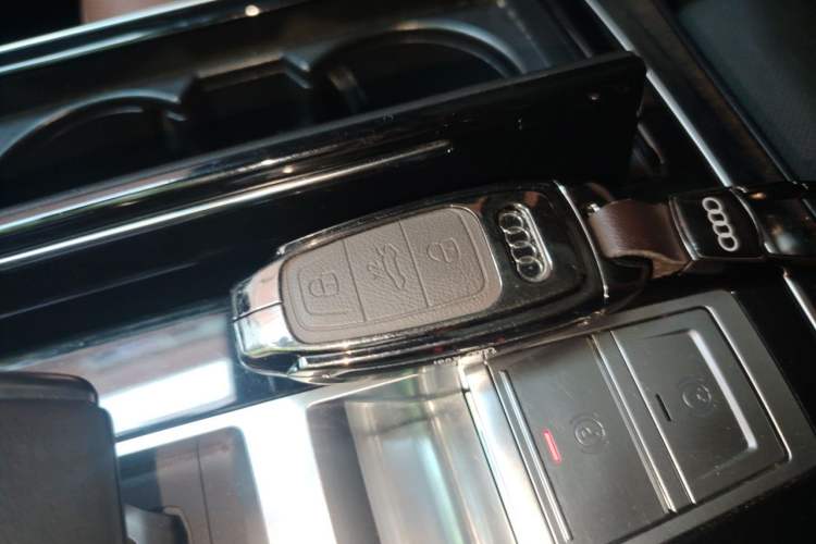Used Audi Q7 2021 55 TFSI quattro S line Sport model Vehicle Key