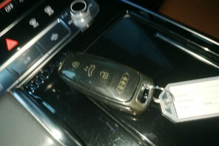Used Audi Q7 2021 55 TFSI quattro S line Sport model Vehicle Key