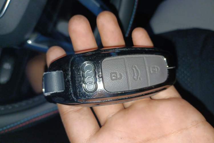 Used Audi Q7 2021 45 TFSI quattro S line Sport model Vehicle Key