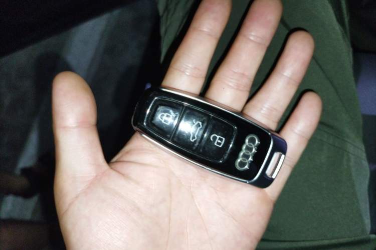 Used Audi Q7 2021 55 TFSI quattro S line Sport model Vehicle Key