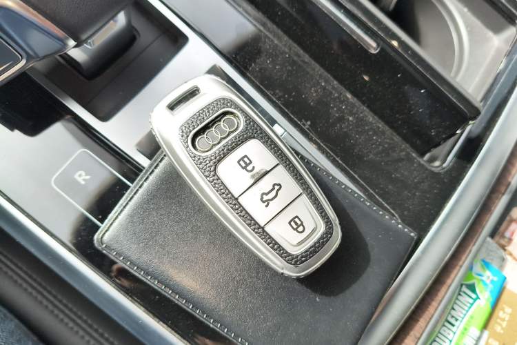 Used Audi Q7 2021 45 TFSI quattro S line Sport model Vehicle Key