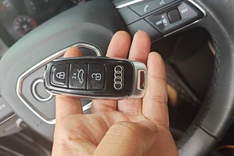 Used Audi Q7 2021 55 TFSI quattro S line Sport model Vehicle Key