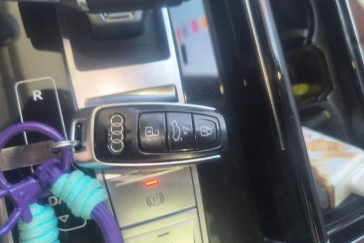 Used Audi Q7 2021 45 TFSI quattro S line Sport model Vehicle Key