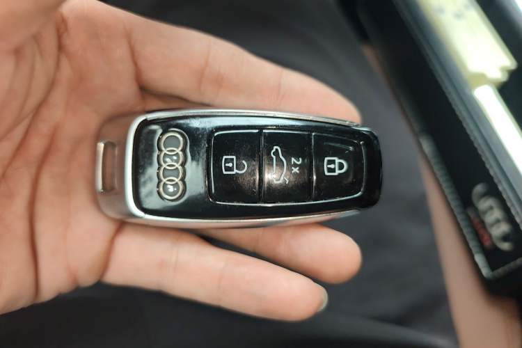 Used Audi Q7 2021 55 TFSI quattro S line Sport model Vehicle Key