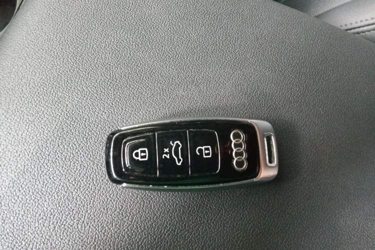 Used Audi Q7 2021 55 TFSI quattro S line Sport model Vehicle Key