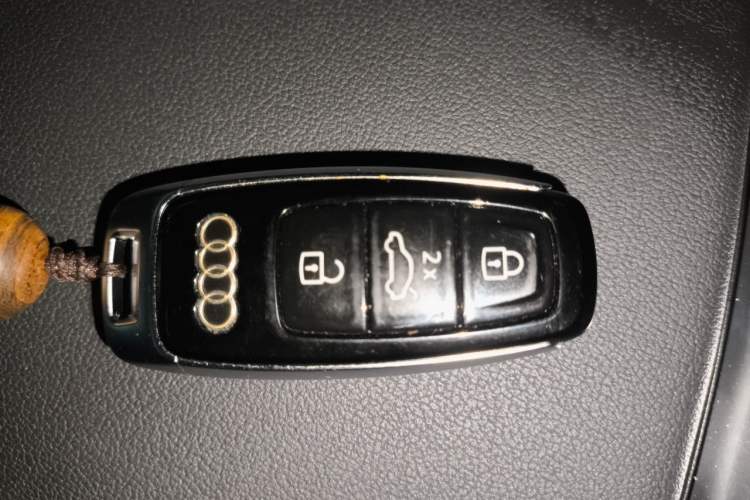 Used Audi Q7 2021 55 TFSI quattro S line Sport model Vehicle Key
