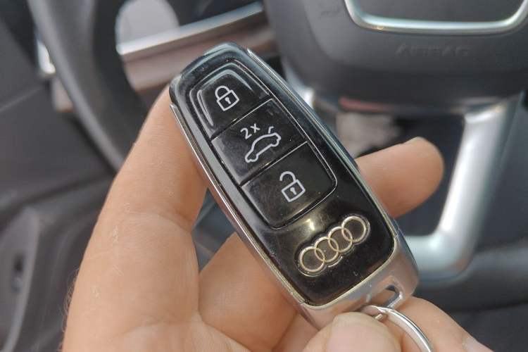 Used Audi Q7 2021 55 TFSI quattro S line Sport model Vehicle Key