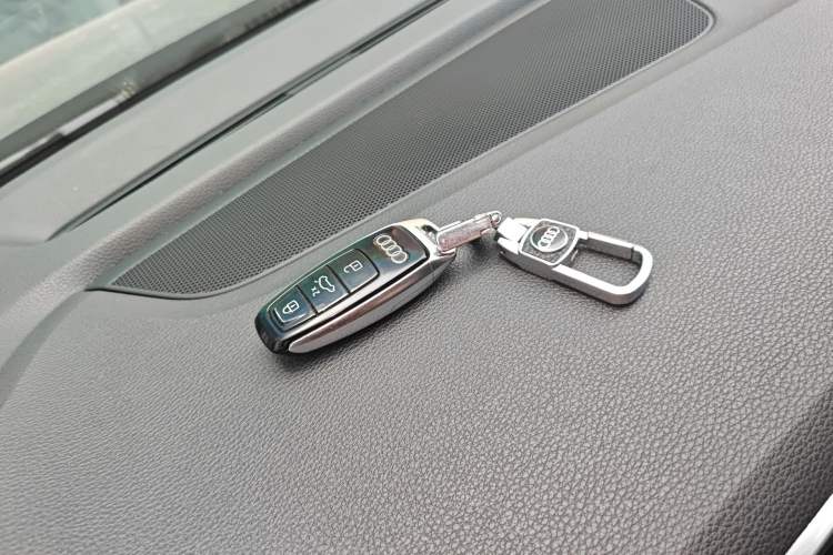 Used Audi Q7 2021 55 TFSI quattro S line Sport model Vehicle Key