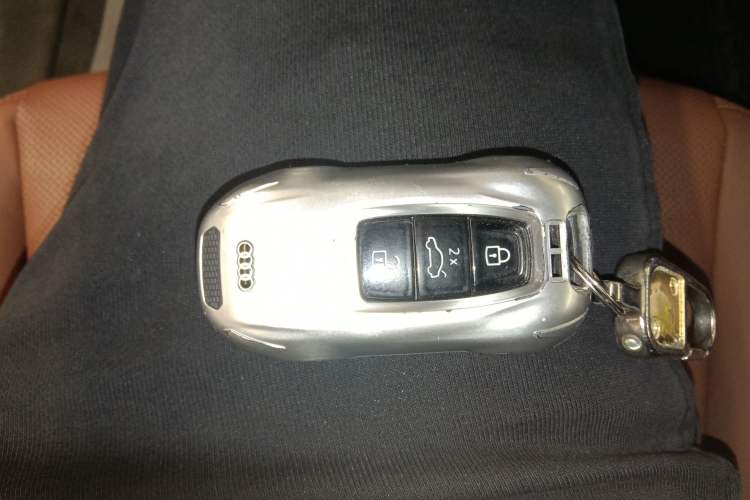 Used Audi Q7 2021 55 TFSI quattro S line Sport model Vehicle Key