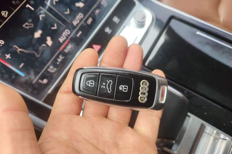 Used Audi Q7 2021 55 TFSI quattro S line Sport model Vehicle Key