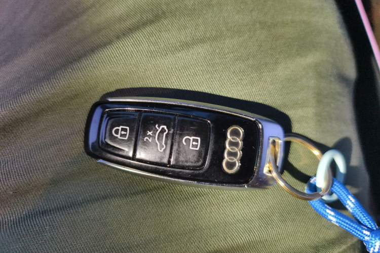 Used Audi Q7 2021 45 TFSI quattro S line Sport model Vehicle Key