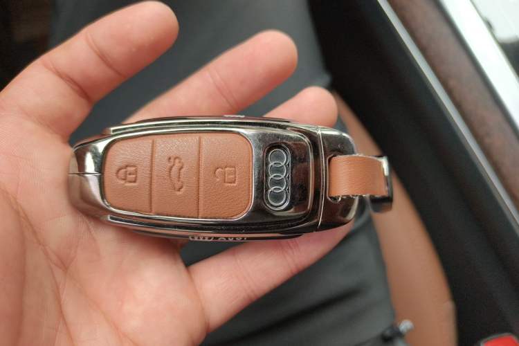 Used Audi Q7 2021 45 TFSI quattro S line Sport model Vehicle Key