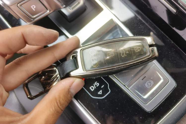 Used Audi Q7 2021 55 TFSI quattro S line Sport model Vehicle Key
