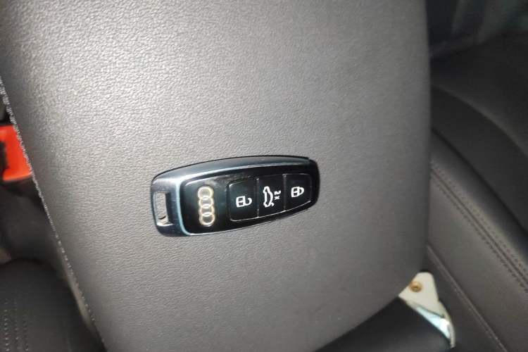 Used Audi Q7 2021 55 TFSI quattro S line Sport model Vehicle Key