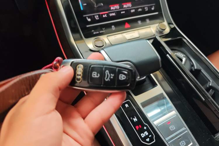 Used Audi Q7 2021 55 TFSI quattro S line Sport model Vehicle Key