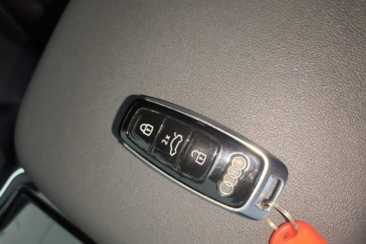 Used Audi Q7 2021 45 TFSI quattro S line Sport model Vehicle Key