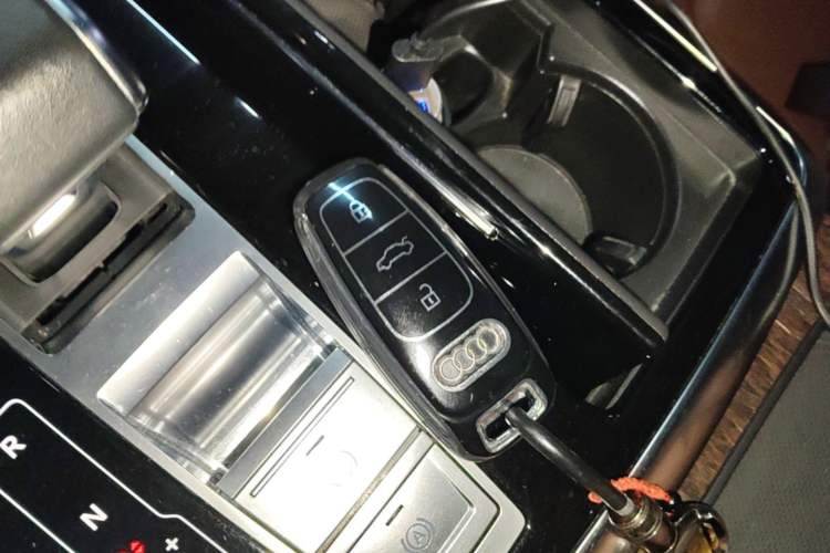 Used Audi Q7 2021 55 TFSI quattro S line Sport model Vehicle Key
